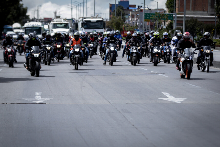 Restricción de parrillero en moto en Bogotá