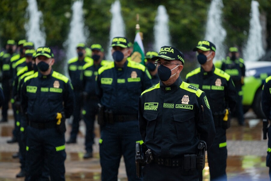 Aumento de salario a los policías