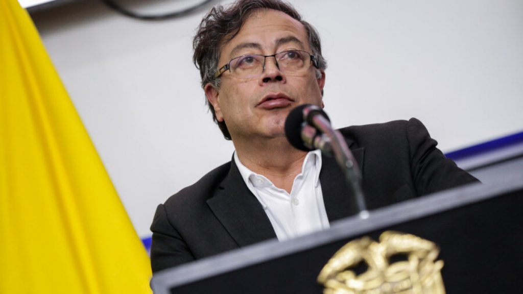 Gustavo Petro reforma tributario- extradición