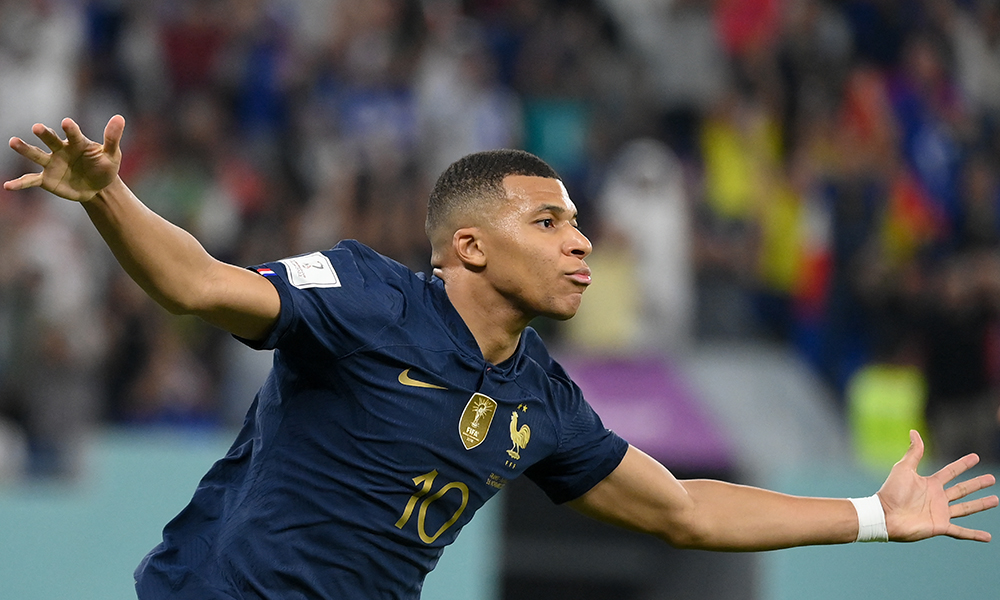 Mbappé, figura en Francia tras anotar doblete contra Dinamarca