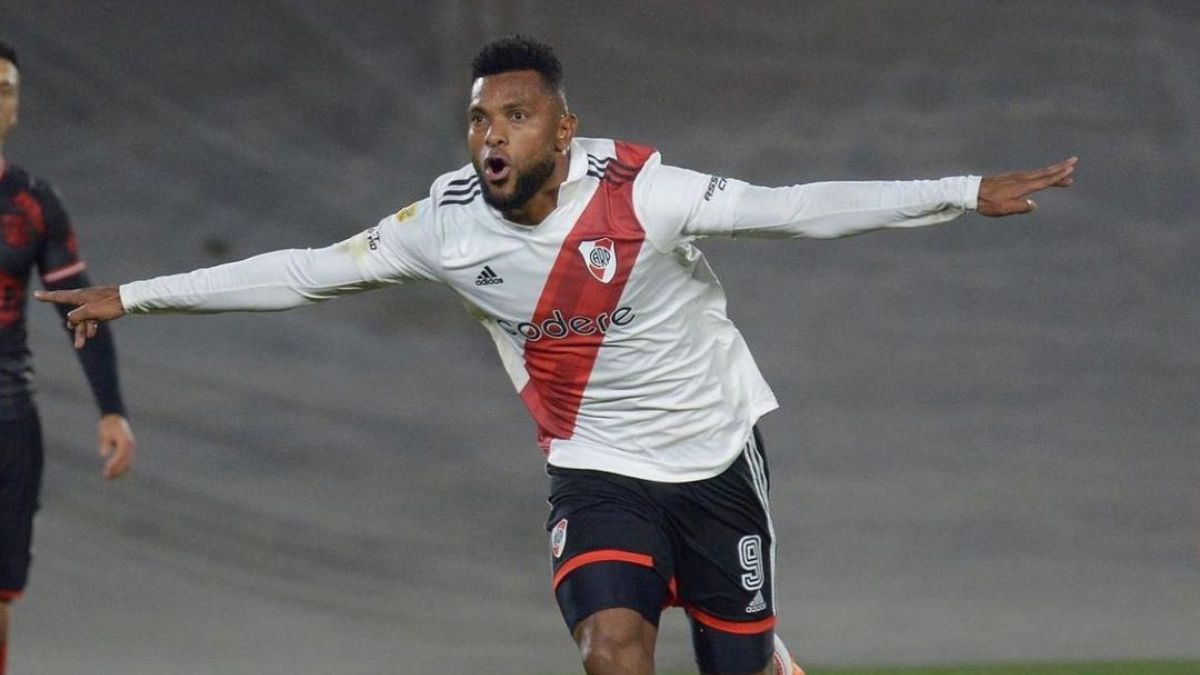 Miguel Ángel Borja gol River Plate Banfield