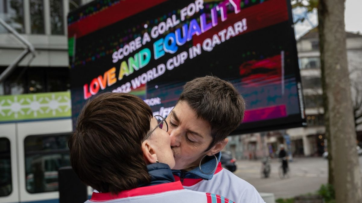 Piden a la FIFA proteger a la comunidad LGBT+ con partido simbólico