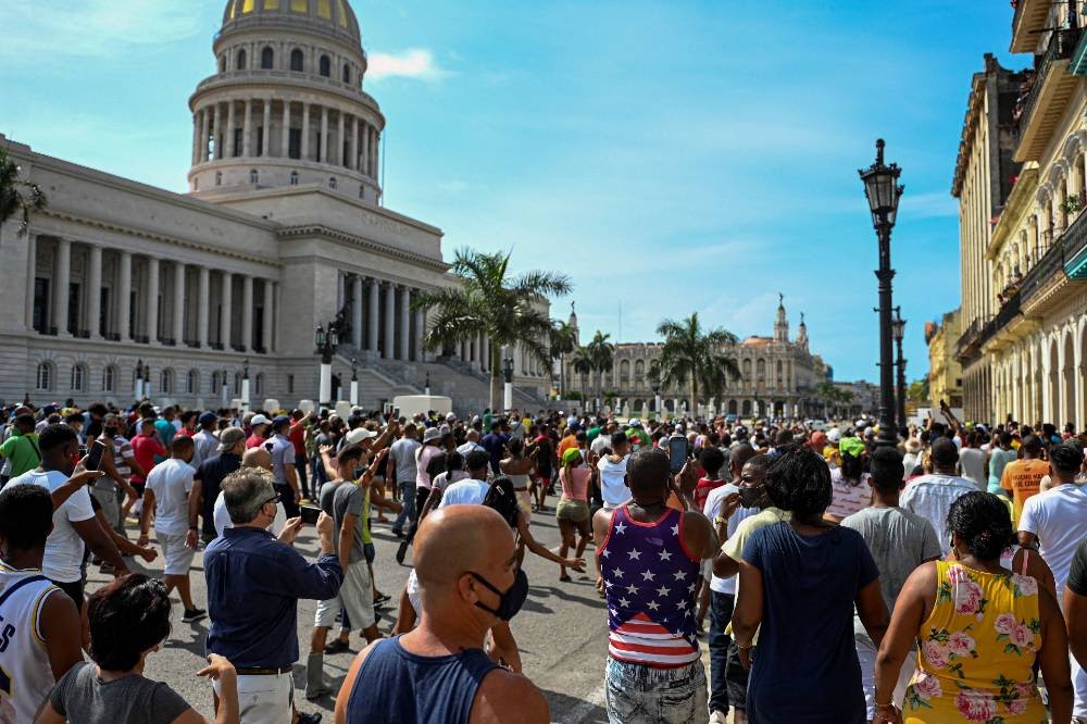 Cuba frustra marcha opositora y EEUU la acusa de 