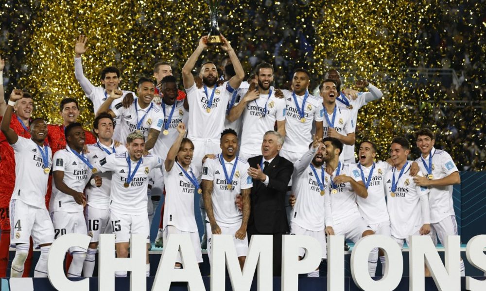 Bandiera Ufficiale Real Madrid 100x150 Cm - Tessuto Poliestere, Collezione Ufficiale - Foto 11