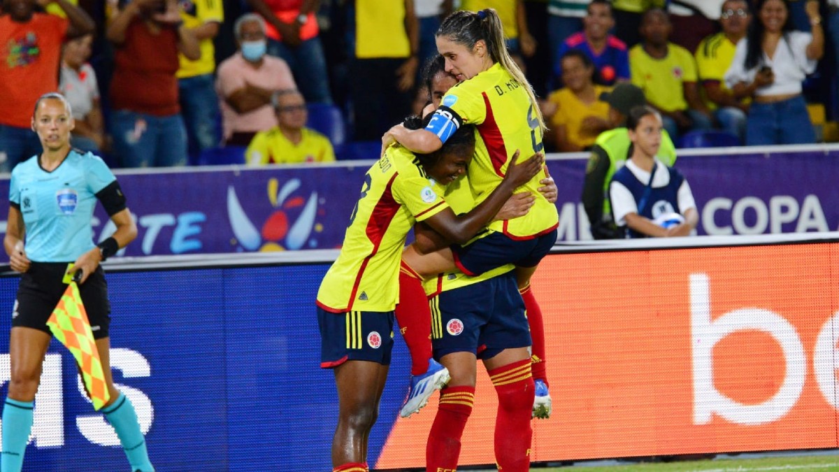 Selección Colombia femenina se impone a Zambia