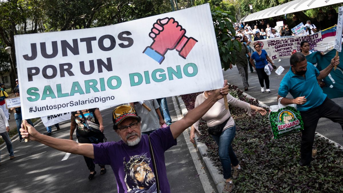 Venezolanos vuelven a las calles para exigir salarios dignos