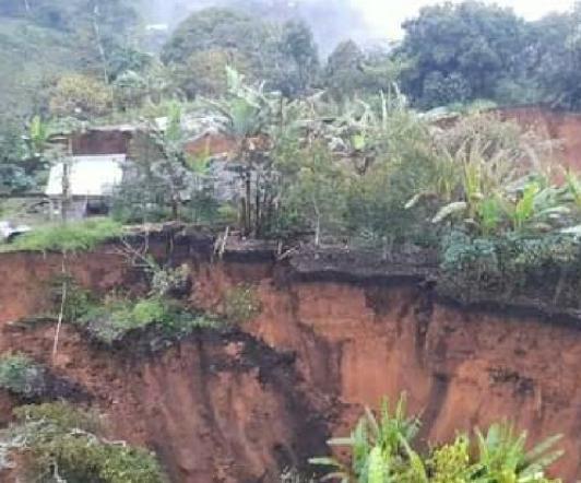 Deslizamiento-de-tierra-Cauca.-Via-Panamericana.jpg