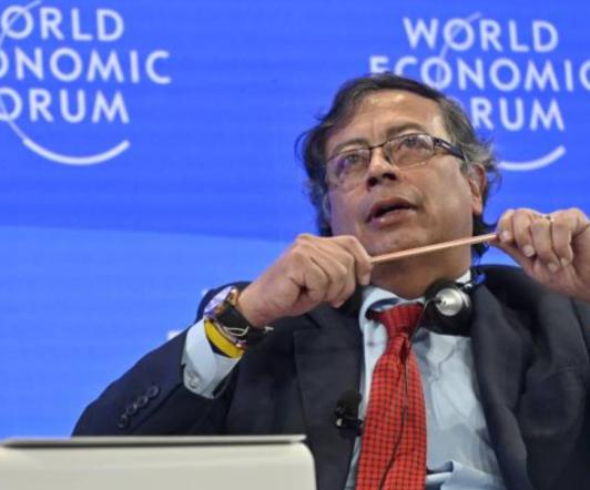 Gustavo-Petro-en-Davos.jpg