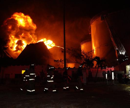 Incendio-Bravo-Petroleum-Barranquilla.jpg