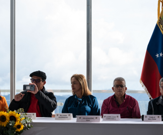 Mesa-de-dialogos-con-el-Eln.png