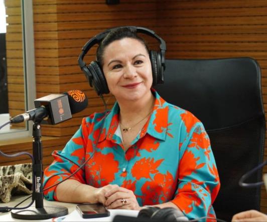 Ministra-Sandra-Urrutia-celebro-puesta-en-marcha-de-nuevas-emisoras-de-paz-Es-un-honor-para-los-colombianos.jpg