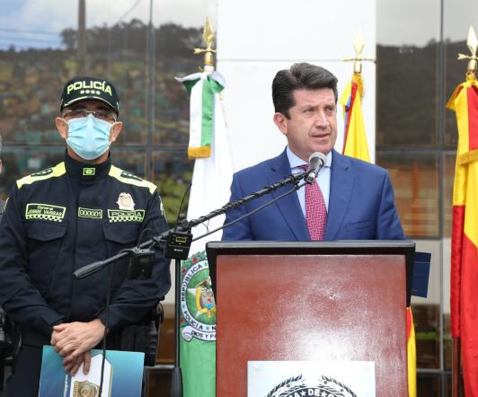 Policias-en-Bogota.jpeg