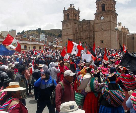 Un-muerto-deja-enfrentamientos-con-la-policia-en-Peru.jpg