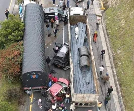 accidente-via-bogota-tunja.jpg
