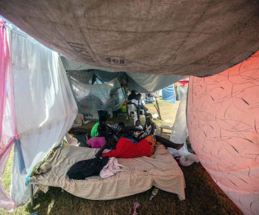 mujeres-haiti-terremoto.jpg