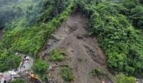 Tragedia-en-Risaralda-Bus-sepultado-cubria-la-ruta-Cali-Condoto.jpg