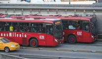 bogota_transmilenio_taxi.jpg