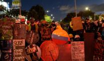 escudos-manifestantes-bogota.jpg