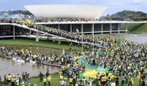 manifestantes-Bolsonaristas-invadieron-los-tres-poderes-en-Brasil.jpg