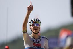 Tadej Pogačar se quedó con la etapa 12 y volvió a ser el líder del Tour de Francia