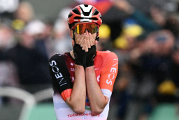 ¡Doblete para Thymen Arensman! El del INEOS se quedó con la etapa 19 del Tour