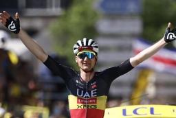 Tim Wellens se quedó con la etapa 15 del Tour y completó el trébol en las tres grandes