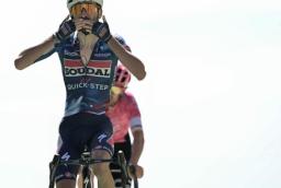 El mítico Mont Ventoux fue para el francés Valentin Paret-Peintre