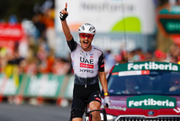 Jay Vaine ganó la sexta etapa de La Vuelta y un noruego es el nuevo líder de la prueba