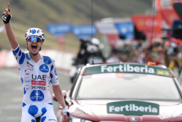 Jay Vine volvió a ganar en La Vuelta mientras Vingegaard se volvió a vestir de rojo
