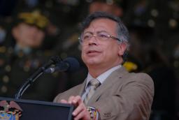  Presidente reacciona a encuesta que muestra a Iván Cepeda liderando intención de voto