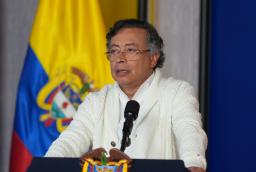 Petro sobre el formulario E14. / Foto: Presidencia.