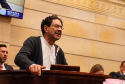 CNE niega participación de Iván Cepeda en consulta del Frente Amplio.