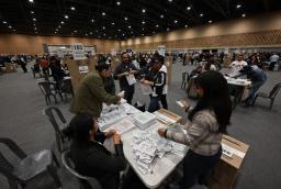 Elecciones: se cierran las urnas en toda Colombia.