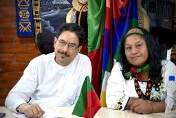 Iván Cepeda anunció a Aída Quilcué como su fórmula vicepresidencial.