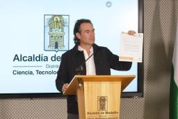 Polémica en Medellín: alcalde Federico Gutiérrez cancela lanzamiento de libro en la Biblioteca Pública Piloto 
