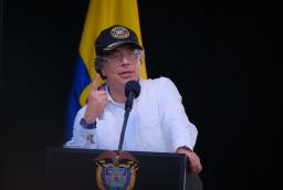Petro dice que paro nacional catastral defiende terratenientes