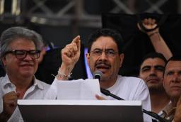 Iván Cepeda le exige a Uribe que asuma su responsabilidad por crímenes de lesa humanidad y 'falsos positivos'