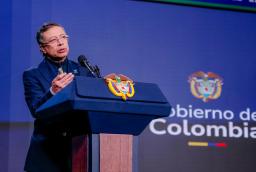El presidente Gustavo Petro no está suspendido: expertos y dirigentes políticos desmienten versiones sobre el mandatario