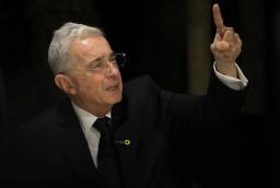 Fiscalía niega aplazamiento y deja en firme indagatoria contra Álvaro Uribe Vélez