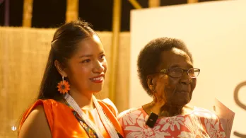 María Antonia Cuero junto a Sandra Chindoy