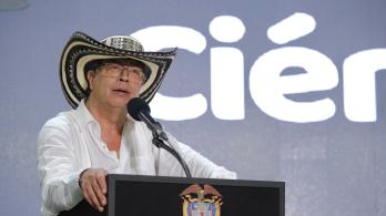 Presidente invita a migrantes colombianos indocumentados en EE.UU. a retornar a Colombia; Gobierno prepara incentivos 