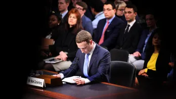 Mark Zuckerberg, CEO de la Meta, fue el primero en declarar ante el juez James Boasberg en un proceso que podría redefinir su modelo de negocios. / AFP.