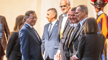 A esta hora, el presidente Petro ingresa a la audiencia privada con el Papa León XIV en el Vaticano