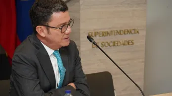 Billy Escobar, superintendente de sociedades.