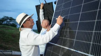 Presidente Petro invitó a seguir el ejemplo de Nacional de Chocolates en el uso de energías limpias