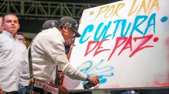 Gobierno evalúa beneficios jurídicos a jefes de bandas en Medellín