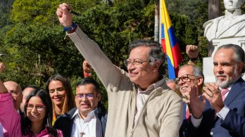 Presidente Petro pide al Congreso profundizar reforma a la salud 