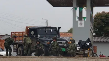 Ejército en el Tambo rescatando a los 57 militares