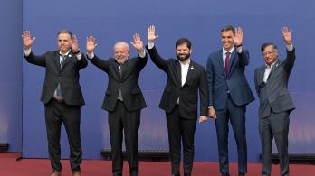 Líderes de izquierda se reúnen en Chile para defender multilateralismo