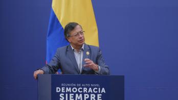 El presidente critica al magistrado Ibáñez y califica como "golpe de estado" el bloqueo a la reforma pensional
